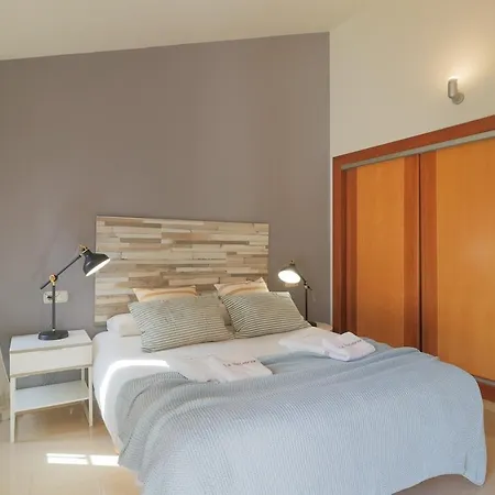 Apartment C28 - Mitjana Luminous Penthouse *